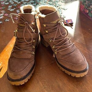 Women’s Boots SZ 8.5 Sporto
